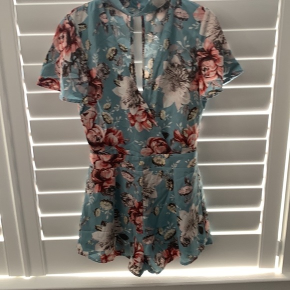 New Blue Pink Floral Romper, Open Back, Wrap Front, Choker Collar, Zipper. - Picture 9 of 11